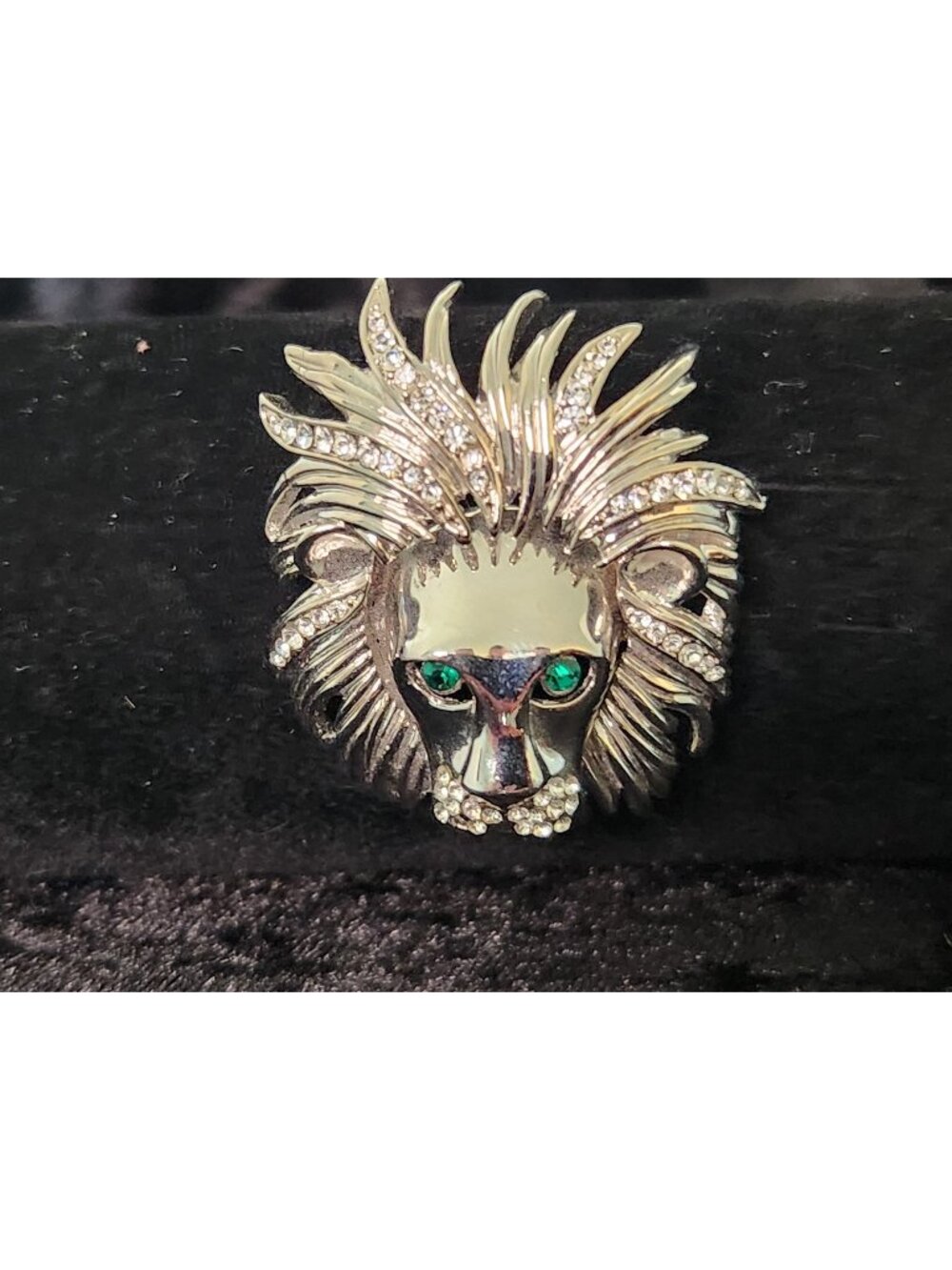 Vintage Silver Tone Crystal Rhinestone Lion Head Brooch Emerald Eyes